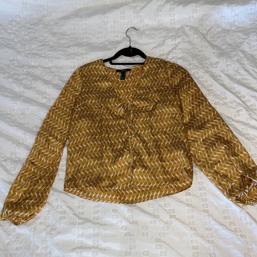 FOREVER 21 V-Neck Satin Blouse. Size Small.